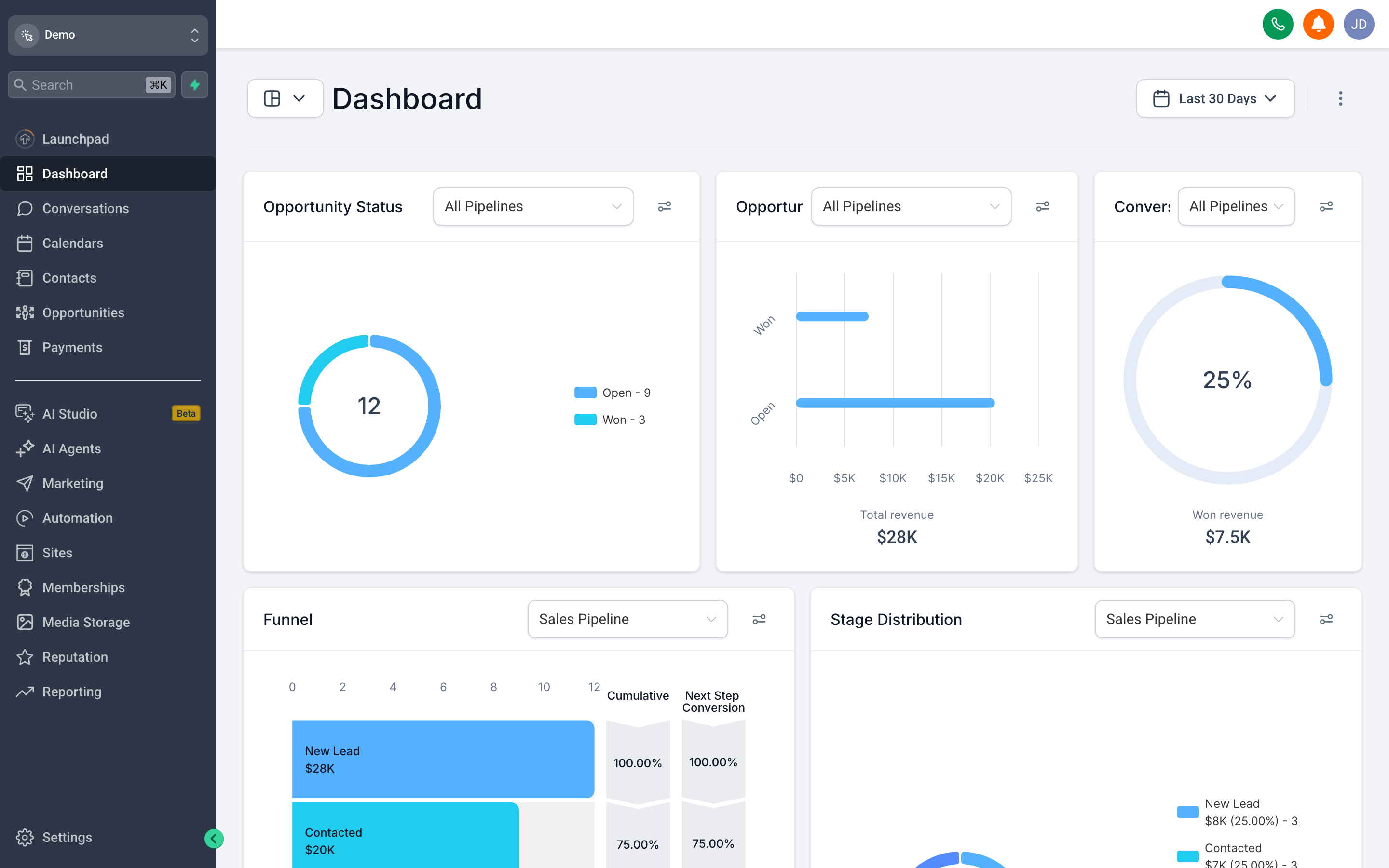 The quiz builder showing a scored quiz with multiple-choice questions, answer point values, and a results page configuration panel